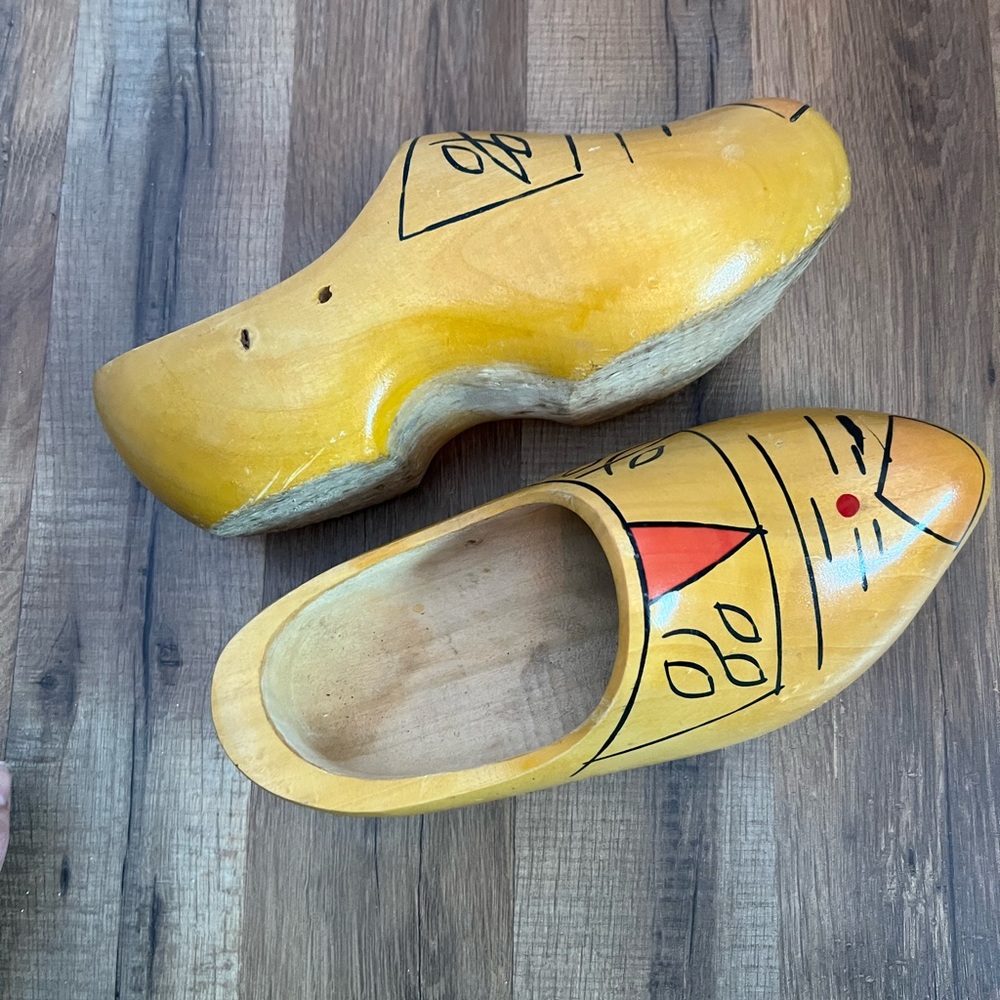 Real Dutch wooden clogs! - Picture 2 of 2